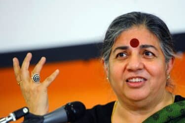 Vandana Shiva: il futuro è tornare nei campi