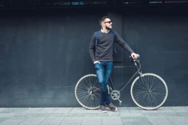 Dai non-luoghi alla bici il nuovo libro eco di Marc Augé: il bello della bicicletta
