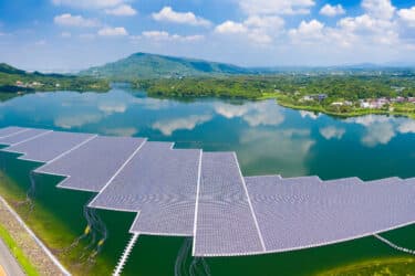 Fotovoltaico galleggiante per non sottrarre spazio all’agricoltura e alle foreste