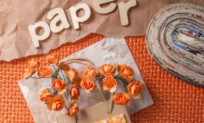 Riciclo creativo: come creare oggetti con giornali, riviste e cartoni