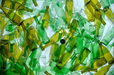 Tutto quello che c’è da sapere sul riciclo del vetro, una risorsa importante