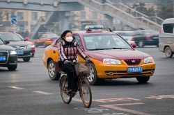 Ciclisti e pedoni: come difendersi dallo smog