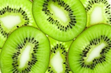 Guida alle proprietà del kiwi e utilizzi in cucina e cosmesi