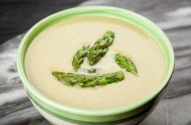 Come preparare la crema di asparagi: la ricetta facile