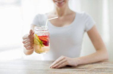Provate queste cinque varianti di acque aromatizzate detox fai da te