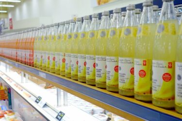 Scegli il succo di frutta in modo consapevole: ecco la guida per un prodotto spesso poco genuino