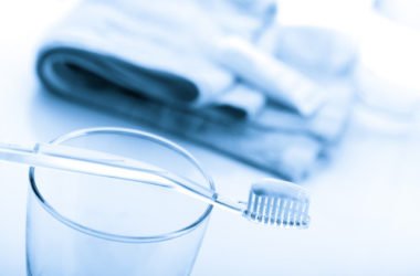 Come prevenire e curare la gengivite coi migliori rimedi naturali