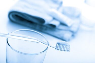 Come prevenire e curare la gengivite coi migliori rimedi naturali