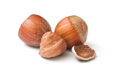 Olio di nocciole: usi, benefici e proprietà