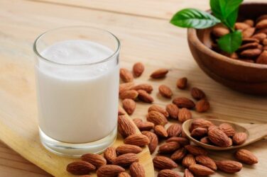 Alternative naturali al latte vaccino: utili in caso di allergia al latte e non solo