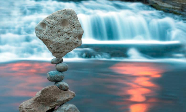 land art pietre in equilibrio