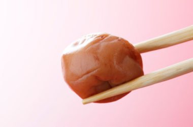 Prugne umeboshi: proprietà e benefici di questo frutto