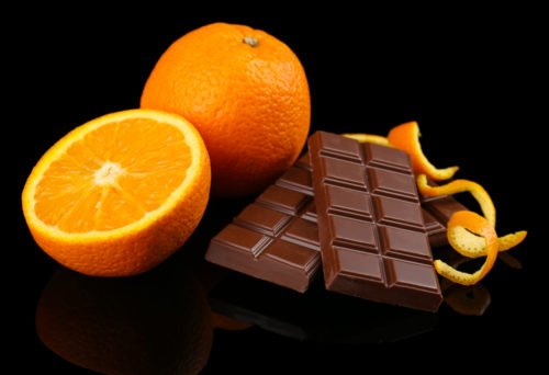 Eccovi la ricetta delle scorzette di arancia candita con la variante al cioccolato