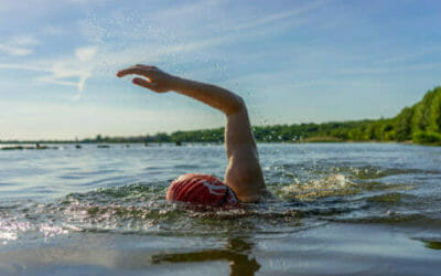 Outdoor swimming, nuotare nell’acqua fredda per tonificarsi e allenarsi