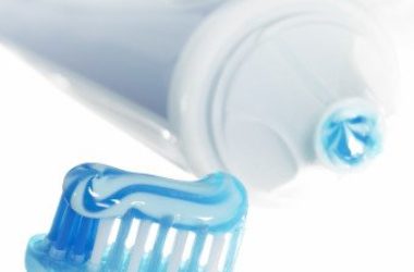 Alcuni utilizzi alternativi del dentifricio per le pulizie di casa