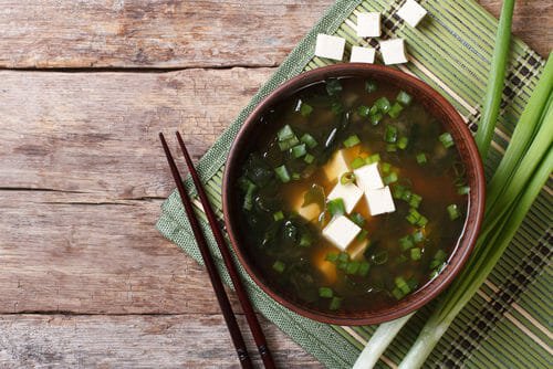 Zuppa di miso: la ricetta casalinga
