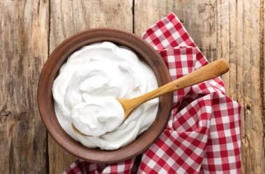 Lo yogurt fa bene? Proprietà, benefici e ricette