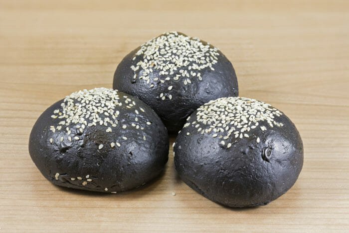 Pane nero al carbone vegetale