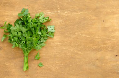 Prezzemolo: proprietà, benefici e ricette