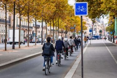 Attraversamento delle strisce pedonali in bicicletta: cosa dice il Codice della Strada