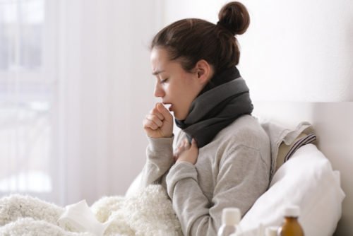 Tanti consigli pratici e rimedi naturali da seguire contro la tosse