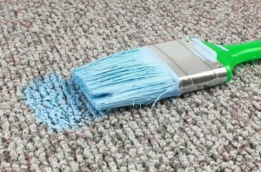 Macchie di vernice: come pulire con metodi naturali