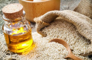 Olio di sesamo: proprietà ed utilizzi in cosmesi e cucina