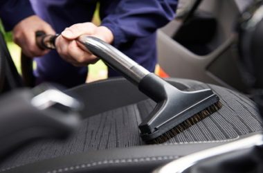 Come pulire gli interni dell’auto: dalla tappezzeria ai sedili
