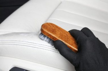 Come pulire gli interni dell’auto: dalla tappezzeria ai sedili