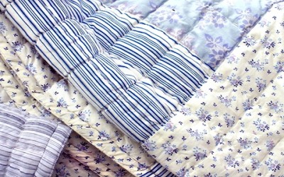 Come lavare piumoni e coperte in casa naturalmente