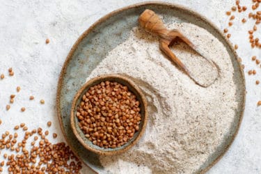 La farina di grano saraceno, completamente diversa dalle altre farine