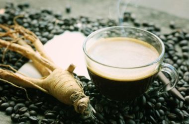 Scopriamo le proprietà del caffè e i suoi utilizzi e benefici ma anche le controindicazioni della caffeina