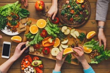 Volete diventare vegetariani? Ecco i consigli per assicurarsi un fabbisogno dietetico adeguato