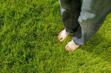 I benefici (e i rischi) del barefoot running, ovvero correre a piedi nudi