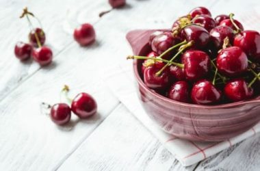 Frutta estiva: tutti i benefici per la salute e le delizie per il palato nella stagione più abbondante dell’anno