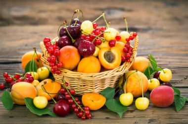 Frutta estiva: tutti i benefici per la salute e le delizie per il palato nella stagione più abbondante dell’anno