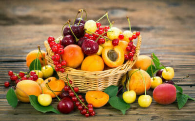 Frutta estiva: tutti i benefici per la salute e le delizie per il palato nella stagione più abbondante dell’anno