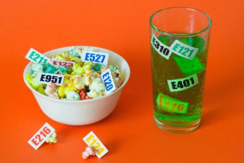 Quello che c’è da sapere sui coloranti alimentari e come leggere le etichette dei cibi correttamente