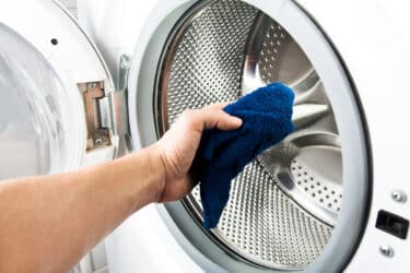 Trucchi e consigli per pulire la lavatrice in modo naturale