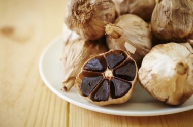 Tutto sull’aglio, proprietà, controindicazioni, benefici e ricette di cucina