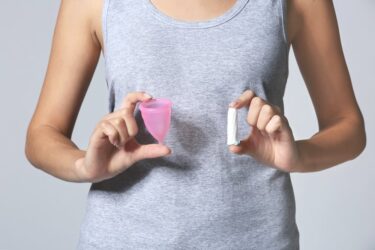 Eccovi tutte le cose che dovete sapere sulla coppetta mestruale