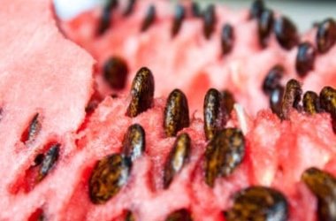 Semi di anguria, una risorsa inattesa: ecco come utilizzarli in cucina