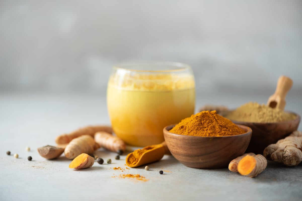 Golden milk: scopriamo cos'è, le sue proprietà e come prepararlo