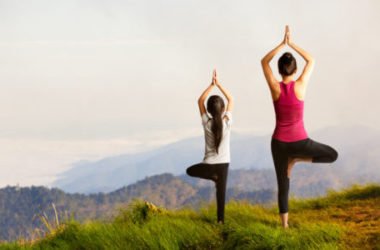 Abbigliamento yoga per affrontare bene la pratica e gli esercizi