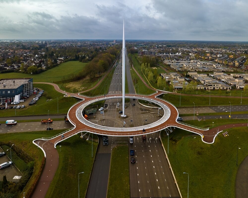 hovenring Un incrocio sopraelevato dedicato alle bici in Olanda