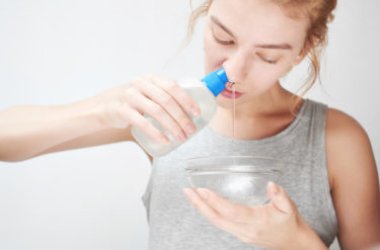 Guida ai benefici dei lavaggi nasali e a come effettuarli correttamente