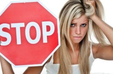 Sindrome premestruale: come affrontarla con rimedi naturali