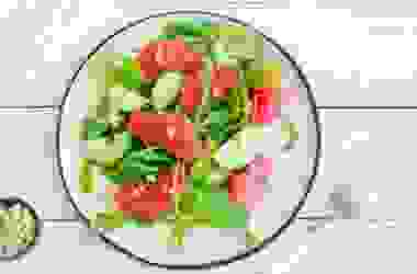 Provate l’insalata di pompelmo, ricetta estiva molto gradevole ed efficace contro il caldo