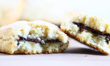 Come preparare gli scones, il tipico dolcetto scozzese, anche in versione veg: due ricette da provare