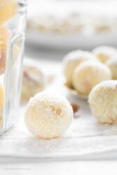 Tartufi al cioccolato: la ricetta classica e al rum